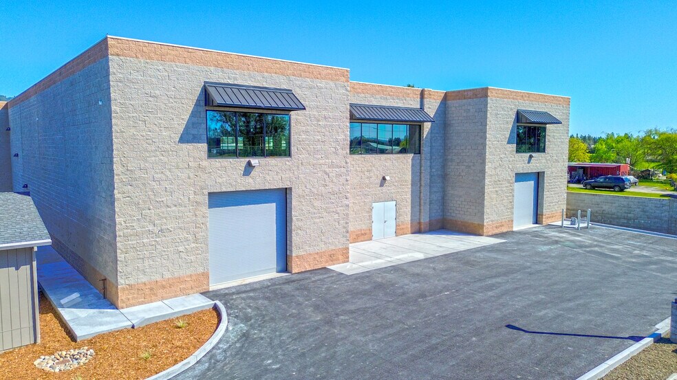 3192 Juniper Ave, Santa Rosa, CA à vendre - Photo de l’immeuble – Image 2 sur 15