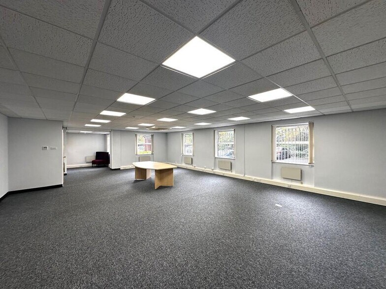 Bell Heath Way, Birmingham à louer - Photo de l’immeuble – Image 3 sur 8