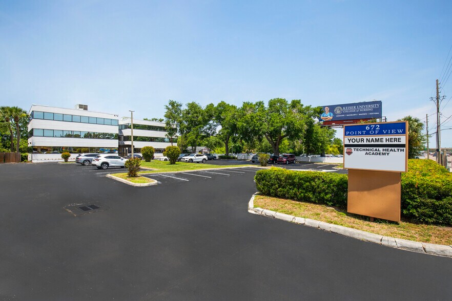 672 N Semoran Blvd, Orlando, FL à vendre - Photo de l’immeuble – Image 3 sur 5