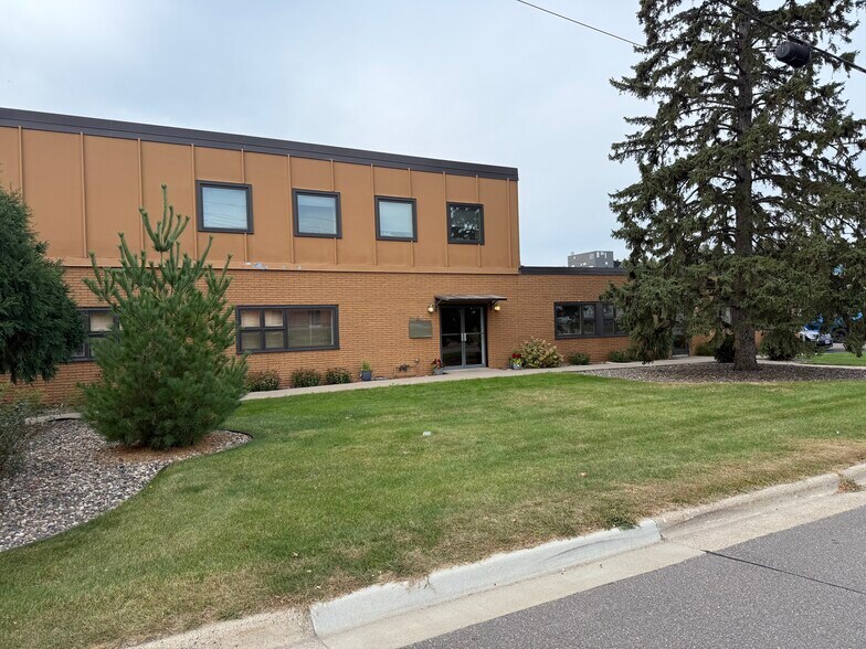 2238-2240 Edgewood Ave S, Minneapolis, MN à louer - Photo intérieure – Image 2 sur 12