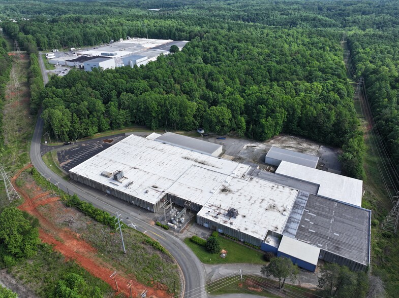 100 Saxony Dr, Mc Adenville, NC à louer - Photo de l’immeuble – Image 3 sur 8