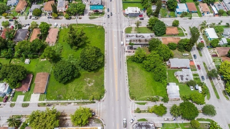 4900 NW 17th Ave, Miami, FL à louer - Aérien – Image 2 sur 13