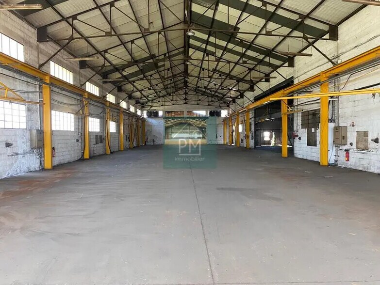 Industriel/Logistique dans Roye à vendre - Photo de l’immeuble – Image 2 sur 9