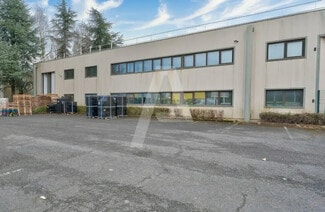 Plus de détails pour Local d'activités à louer