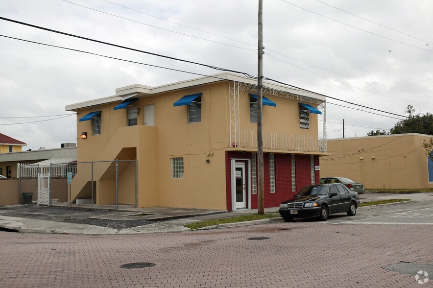 497 W 23rd St, Hialeah, FL à vendre - Photo de l’immeuble – Image 2 sur 12