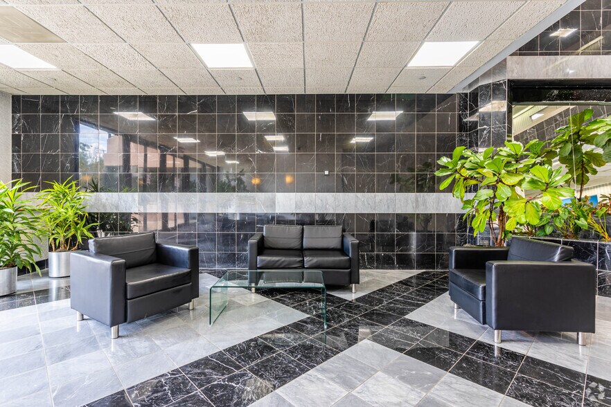 2137 State Route 35, Holmdel, NJ à louer - Numérisation 3D Matterport – Image 2 sur 28