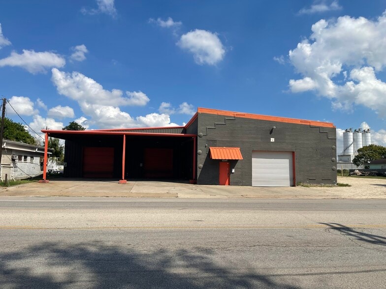 7207 Navigation Blvd, Houston, TX à vendre - Photo de l’immeuble – Image 1 sur 24