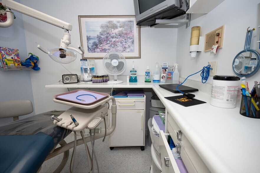 1616 Abbott Rd, Lackawanna, NY à vendre - Photo de l’immeuble – Image 3 sur 9