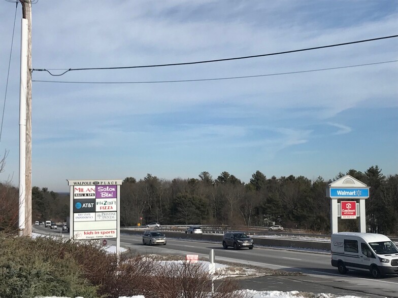 555 Providence Hwy, Walpole, MA à louer - Photo de l’immeuble – Image 2 sur 2