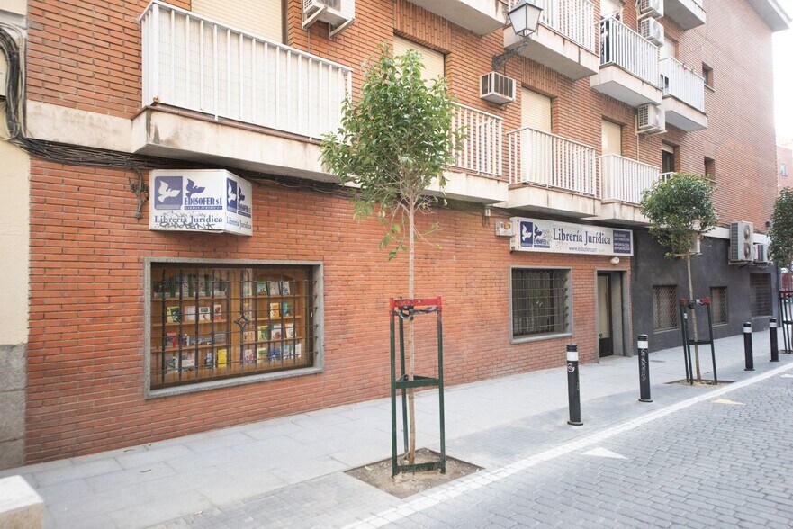 Immeuble residentiel dans Madrid, Madrid à vendre - Photo de l’immeuble – Image 3 sur 3