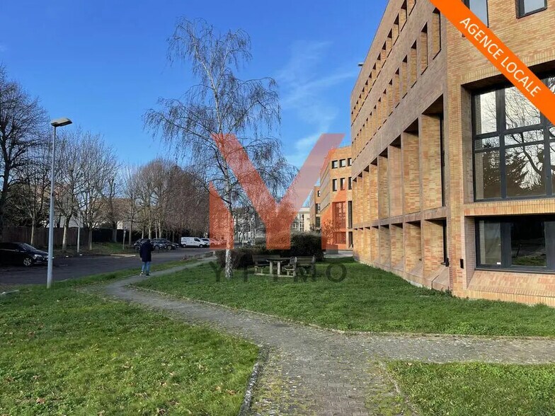 Bureau dans Le Pecq à louer - Photo de l’immeuble – Image 2 sur 13