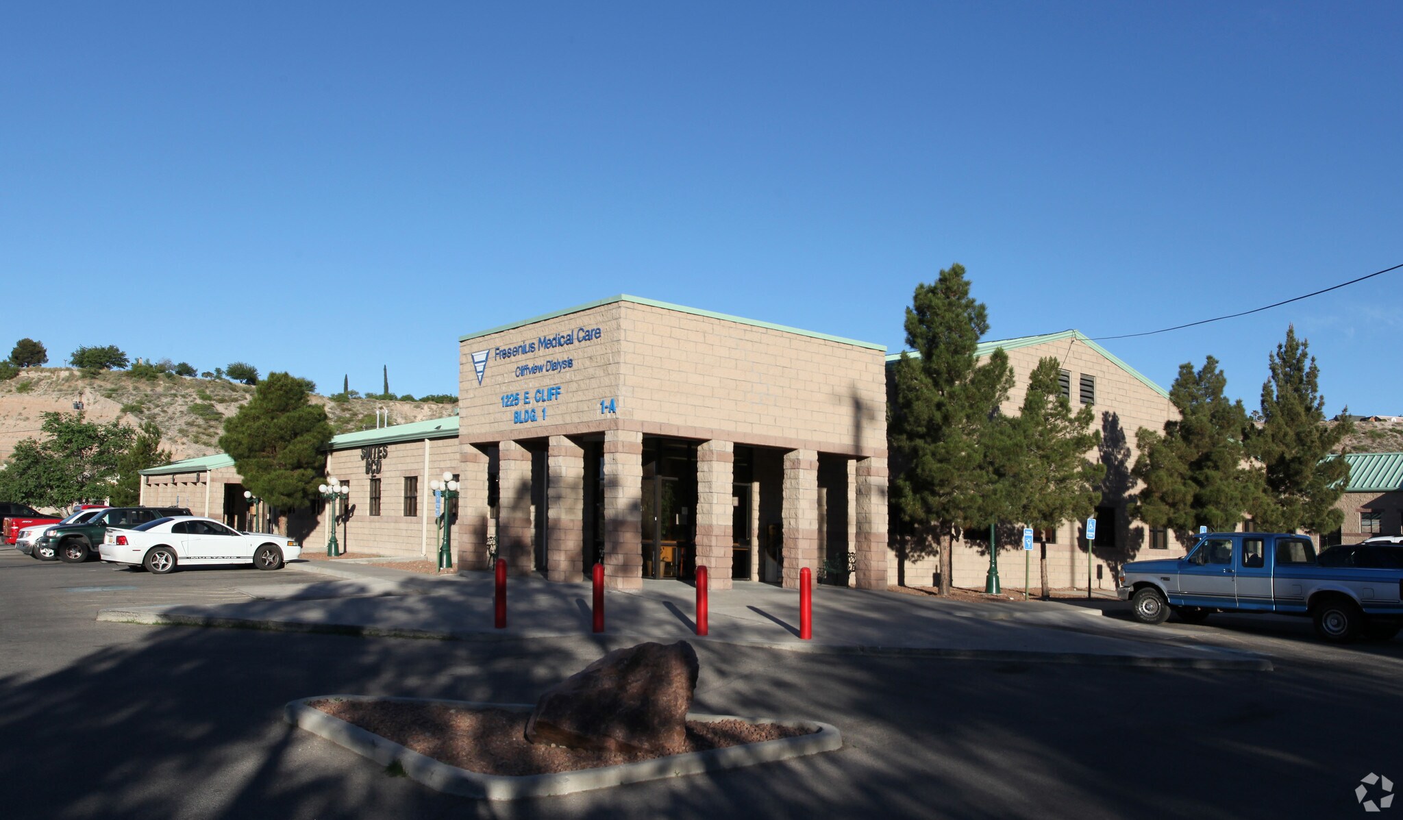 1225 E Cliff Dr, El Paso, TX à louer Photo principale– Image 1 sur 19