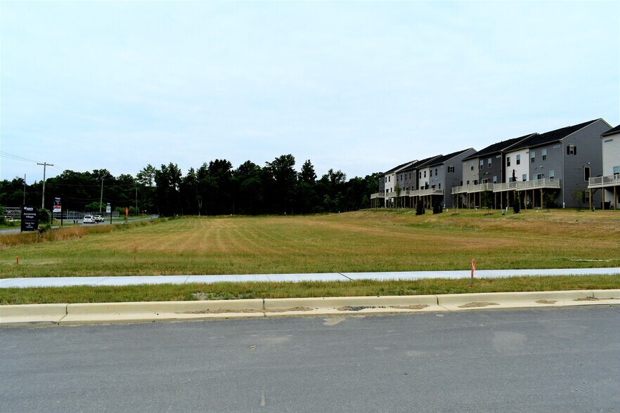 9000 Armstrong Ln, Upper Marlboro, MD à louer - Photo de la construction – Image 3 sur 5