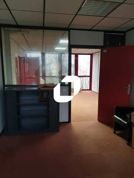 Bureau dans Chambly à louer - Photo de l’immeuble – Image 2 sur 12