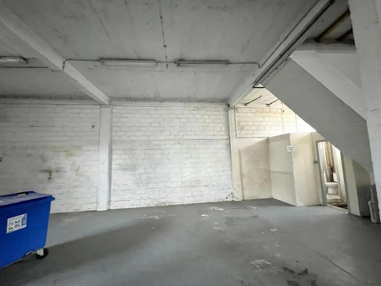 Industriel/Logistique dans Malakoff à vendre - Photo de l’immeuble – Image 3 sur 8