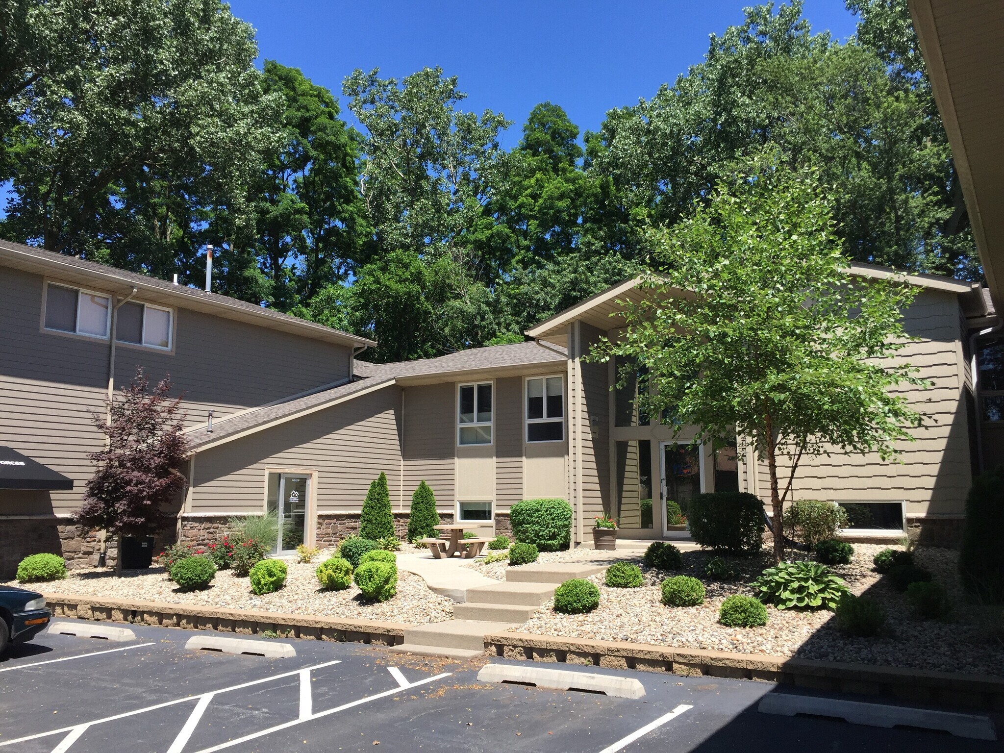 802 Wabash Ave, Chesterton, IN à louer Photo principale– Image 1 sur 15