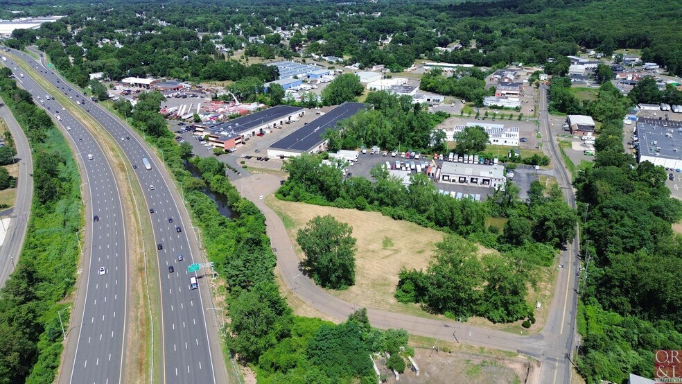 78-98 Rebeschi Dr, North Haven, CT à louer - Photo de l’immeuble – Image 3 sur 9