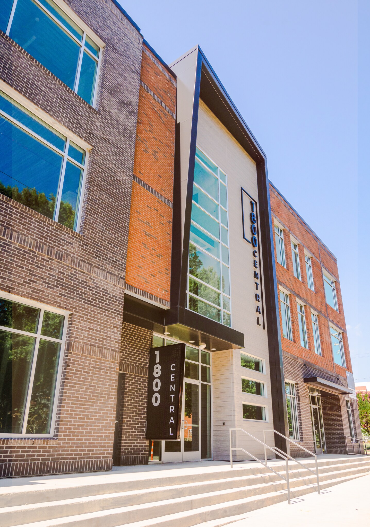 1800 Central Ave, Charlotte, NC à louer Photo principale– Image 1 sur 9