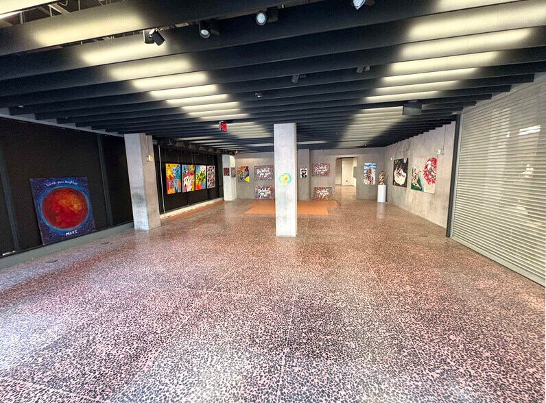 215 W 9th St, Los Angeles, CA à louer - Photo intérieure – Image 1 sur 43