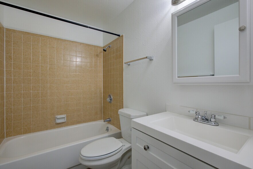 1331 Merl Pl, Longmont, CO à vendre - Photo de l’immeuble – Image 3 sur 22