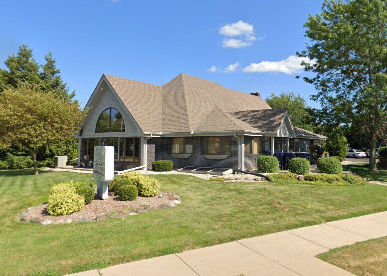 1616 N Randall Ave, Janesville, WI à louer Photo de l’immeuble– Image 1 sur 2