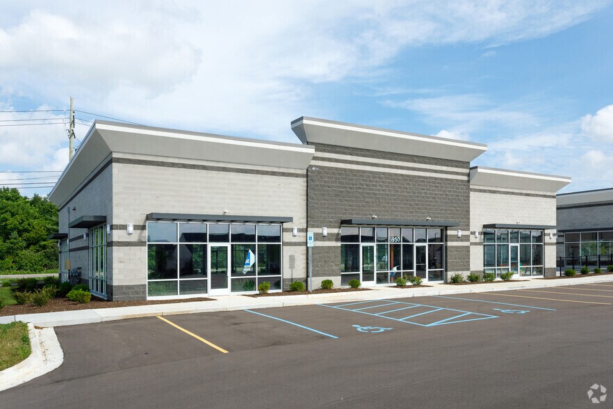 5950 S State Rd, Ann Arbor, MI à louer - Photo de l’immeuble – Image 1 sur 8