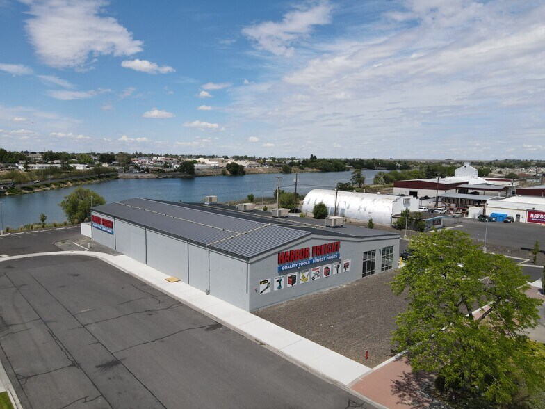 304 E Broadway, Moses Lake, WA à vendre - Photo de l’immeuble – Image 2 sur 4