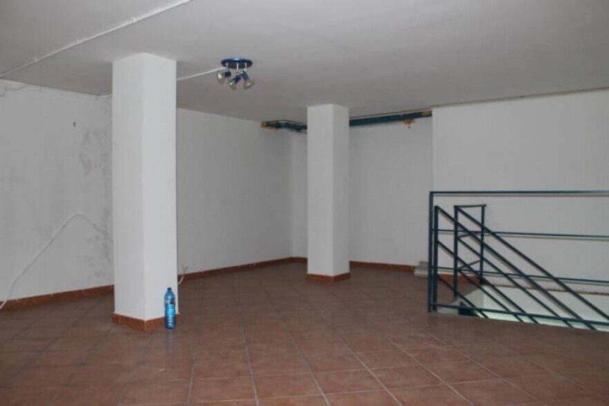 Immeuble residentiel dans Sant Andreu de la Barca, Barcelona à vendre - Photo intérieure – Image 1 sur 1
