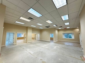 13700 W Irma Lee Ct, Lake Forest, IL à louer Photo intérieure– Image 2 sur 5