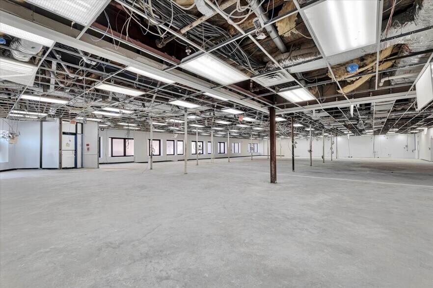 90 Garth Rd, Scarsdale, NY à louer - Photo de l’immeuble – Image 3 sur 8