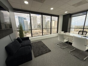 110 SE 6th St, Fort Lauderdale, FL à louer Photo intérieure– Image 1 sur 3