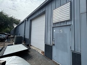 6557 Garden Rd, Riviera Beach, FL à louer Photo de l’immeuble– Image 1 sur 3