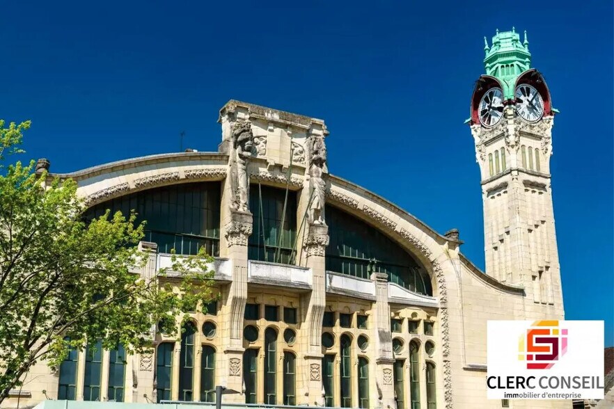 Bureau dans Rouen à louer - Photo de l’immeuble – Image 1 sur 17