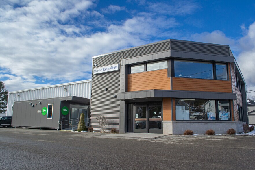 451 Rue Principale, Pohénégamook, QC à vendre - Photo de l’immeuble – Image 3 sur 10