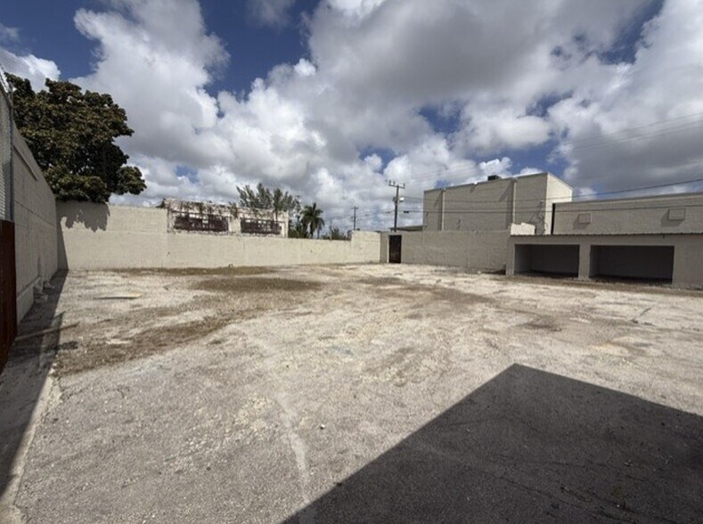14041 NW 20th Ave, Opa-locka, FL à vendre - Photo de l’immeuble – Image 2 sur 9
