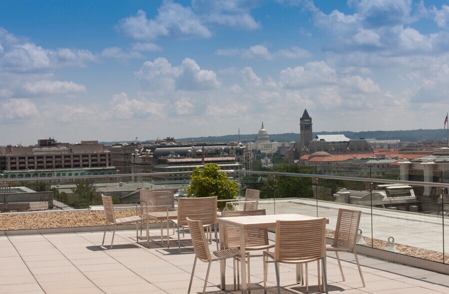 1730 Pennsylvania Ave NW, Washington, DC à louer - Photo de l’immeuble – Image 2 sur 14