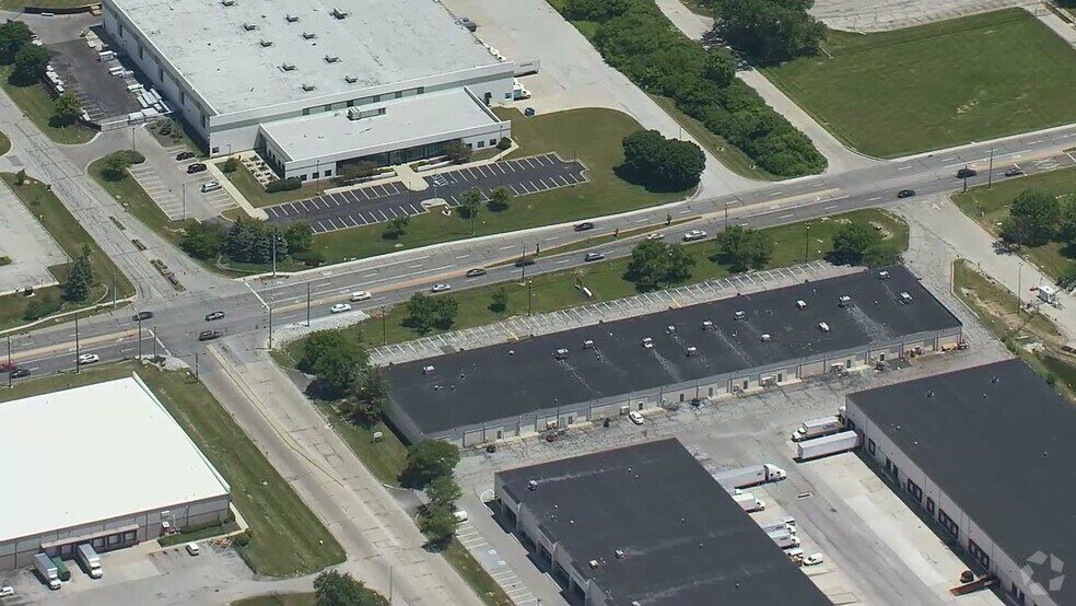 3250 N Post Rd, Indianapolis, IN à louer - Vidéo aérienne – Image 2 sur 8