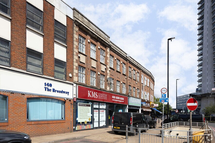 126-138 Tolworth Broadway, Surbiton à vendre - Photo principale – Image 2 sur 19
