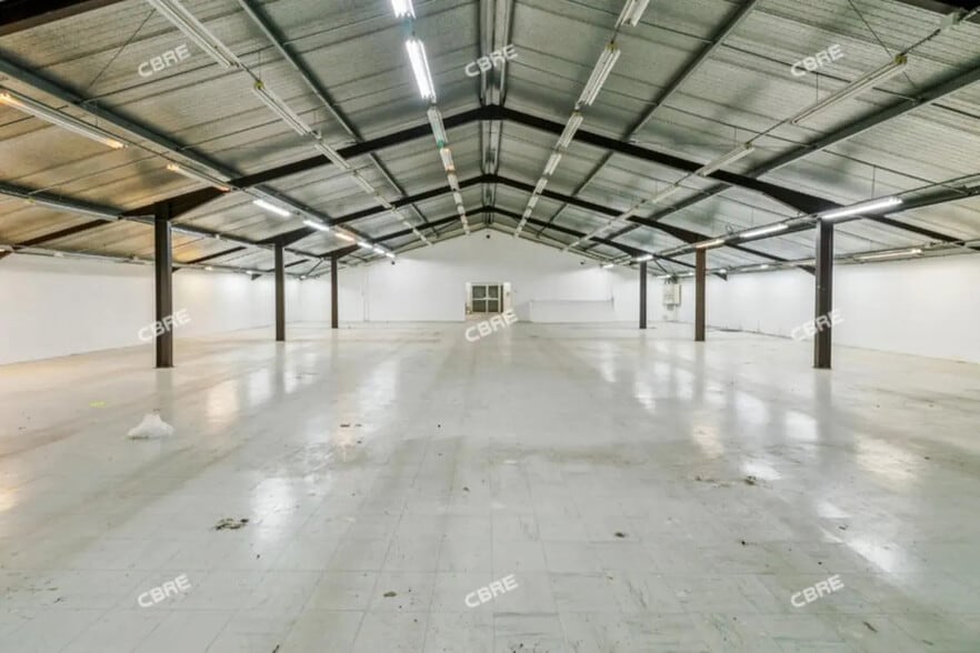 Local d'activités dans Septeuil à vendre - Photo intérieure – Image 1 sur 10