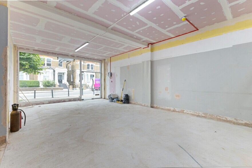 913 Fulham Rd, Londres à louer - Photo de l’immeuble – Image 3 sur 4