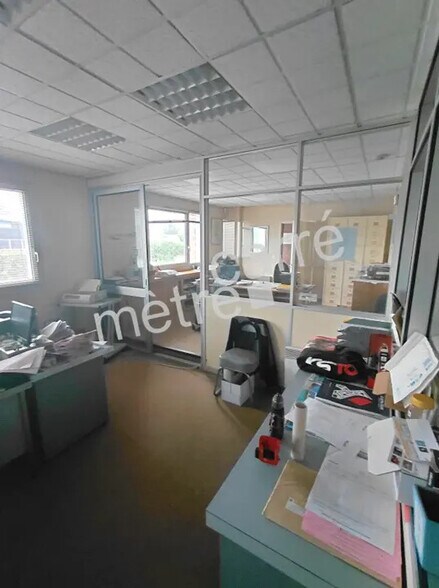 Local d'activités dans Sautron à vendre - Photo de l’immeuble – Image 3 sur 3