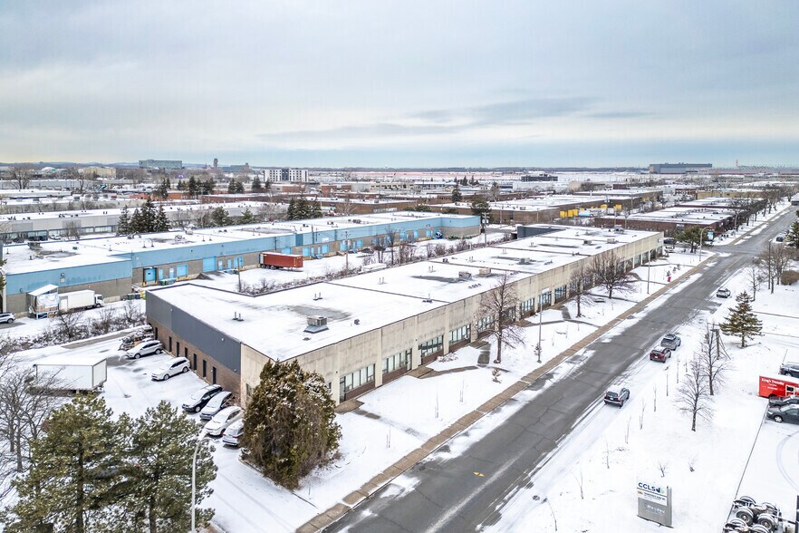500-548 Av Meloche, Dorval, QC à louer - Aérien – Image 2 sur 14