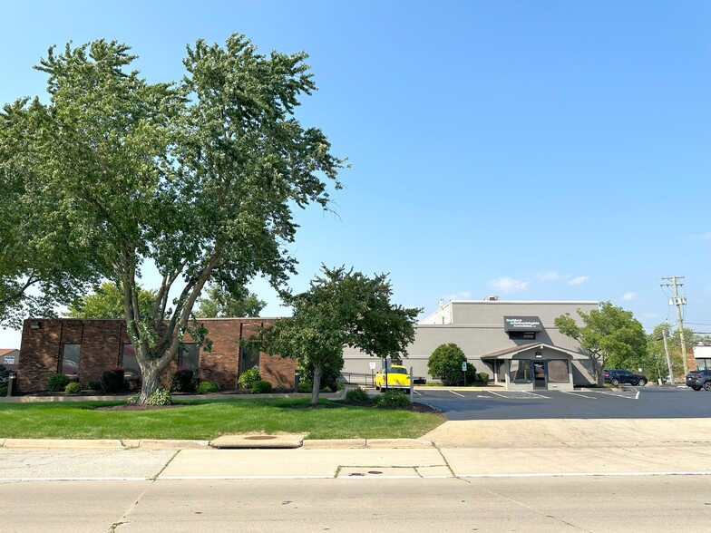 2202 Harlem Rd, Loves Park, IL à vendre - Photo de l’immeuble – Image 1 sur 19