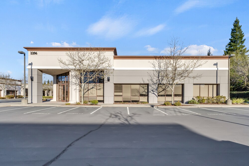 2206 Plaza Dr, Rocklin, CA à vendre Photo principale– Image 1 sur 35