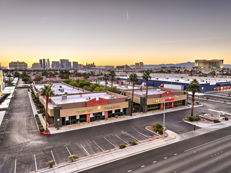 4270 S Decatur Blvd, Las Vegas, NV à louer - Photo de l’immeuble – Image 3 sur 17