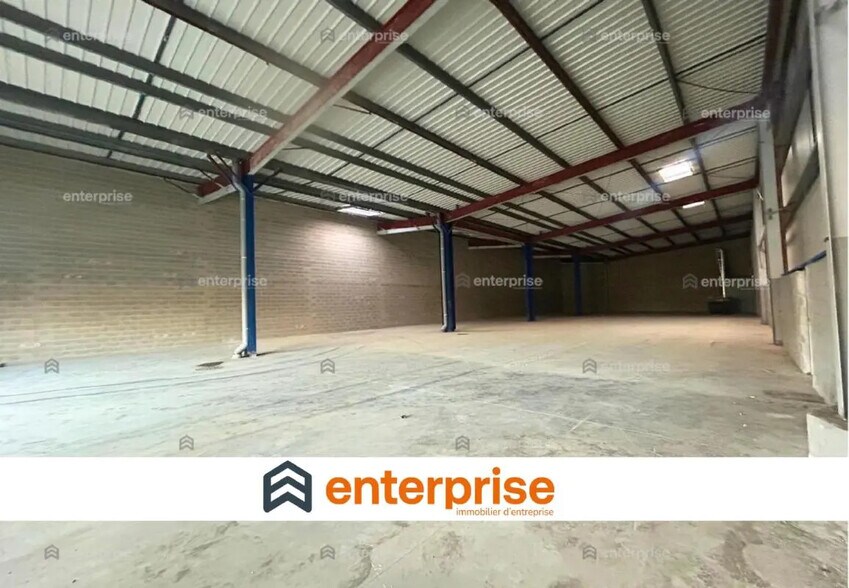 Local commercial dans Compiègne à louer - Photo de l’immeuble – Image 1 sur 4