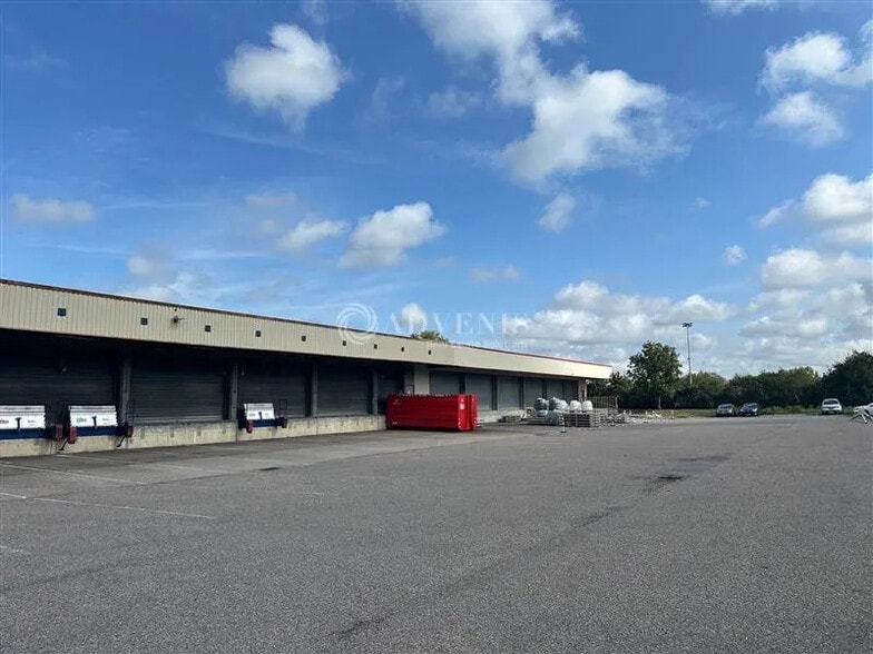 Local d’activités dans Moulins-lès-Metz à louer - Photo de l’immeuble – Image 3 sur 4