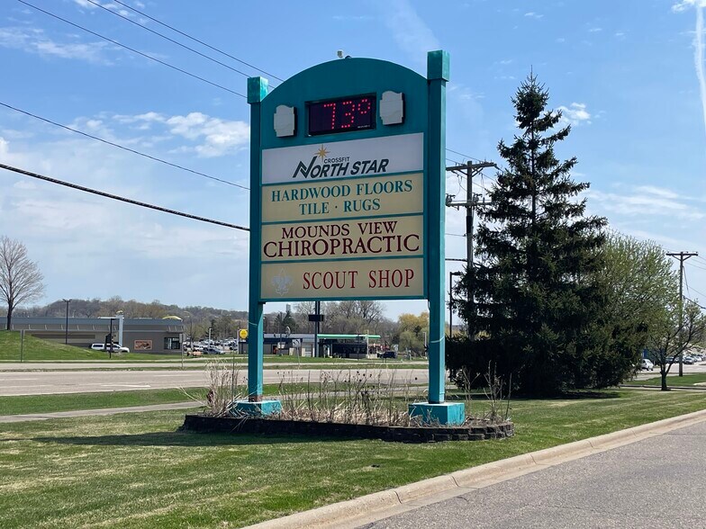 2214-2222 Highway 10, Mounds View, MN à louer - Photo de l’immeuble – Image 3 sur 16