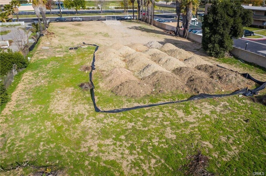 405 W Merrill Ave, Rialto, CA à vendre - Photo de l’immeuble – Image 2 sur 21