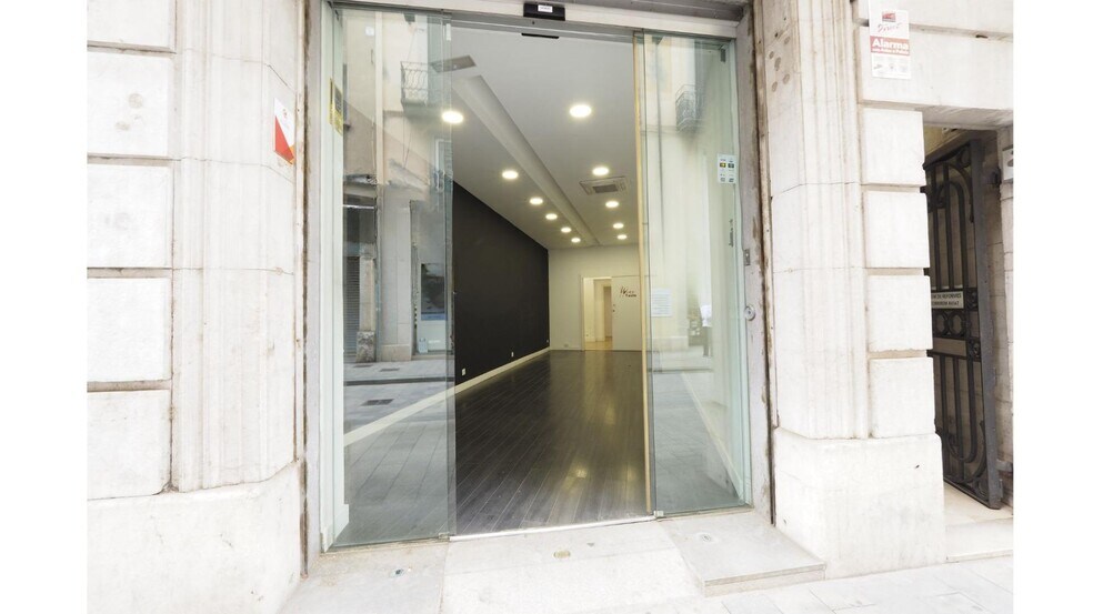 Local commercial dans Figueres, Gerona à louer - Photo intérieure – Image 1 sur 2